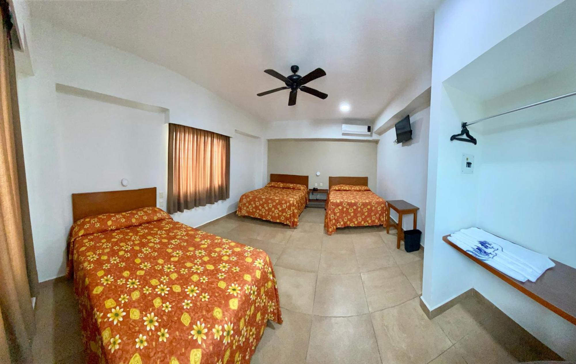Hotel Delfines - A 2 Calles Del Acuario Veracruz Exterior foto