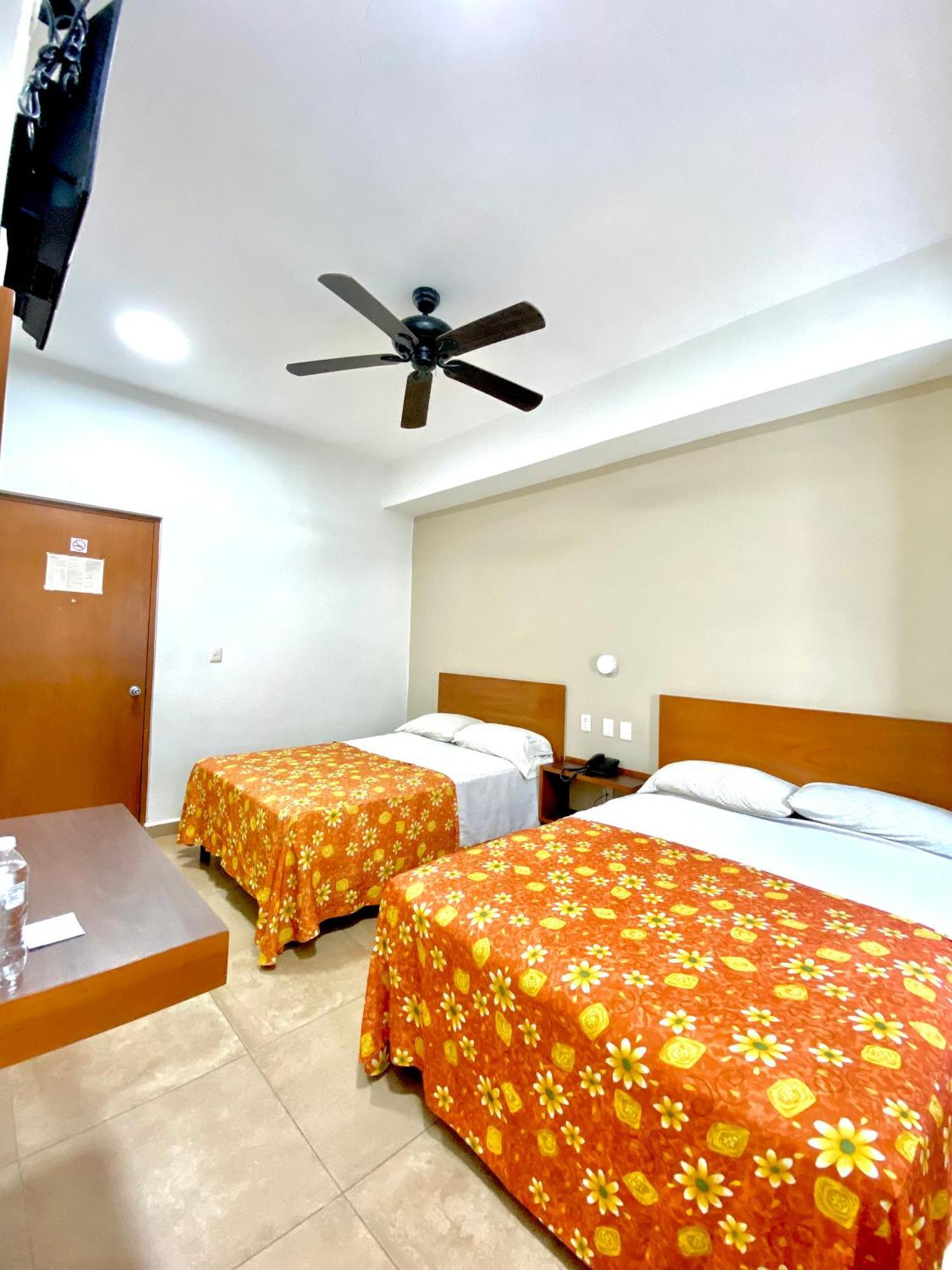Hotel Delfines - A 2 Calles Del Acuario Veracruz Exterior foto