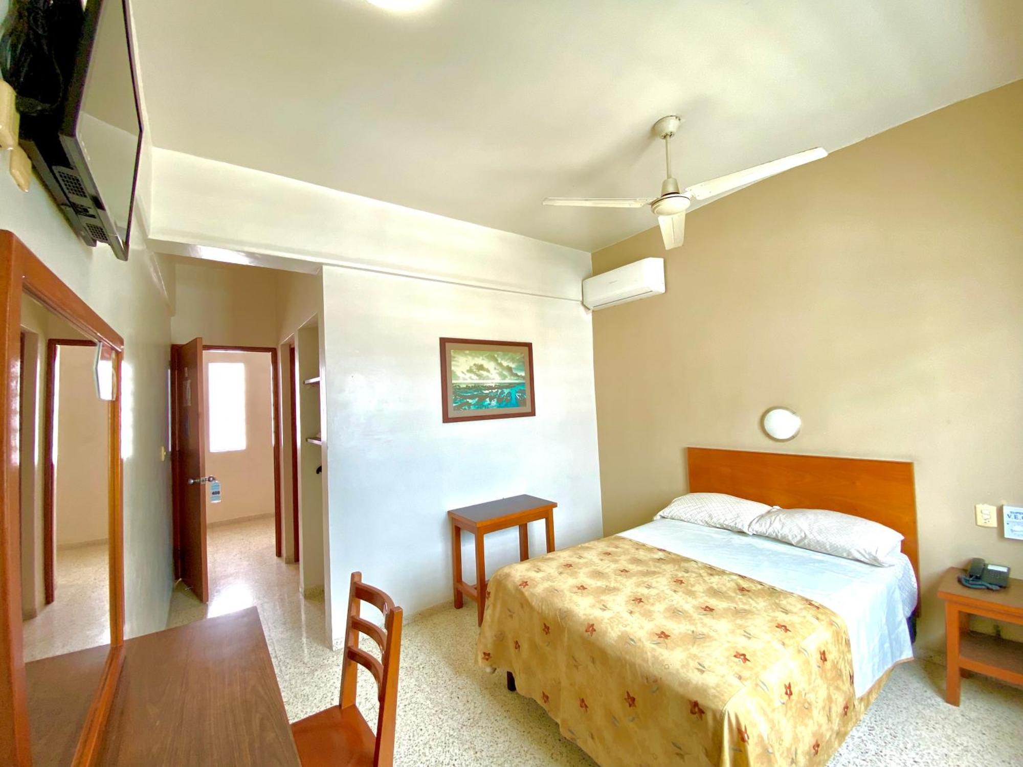 Hotel Delfines - A 2 Calles Del Acuario Veracruz Exterior foto