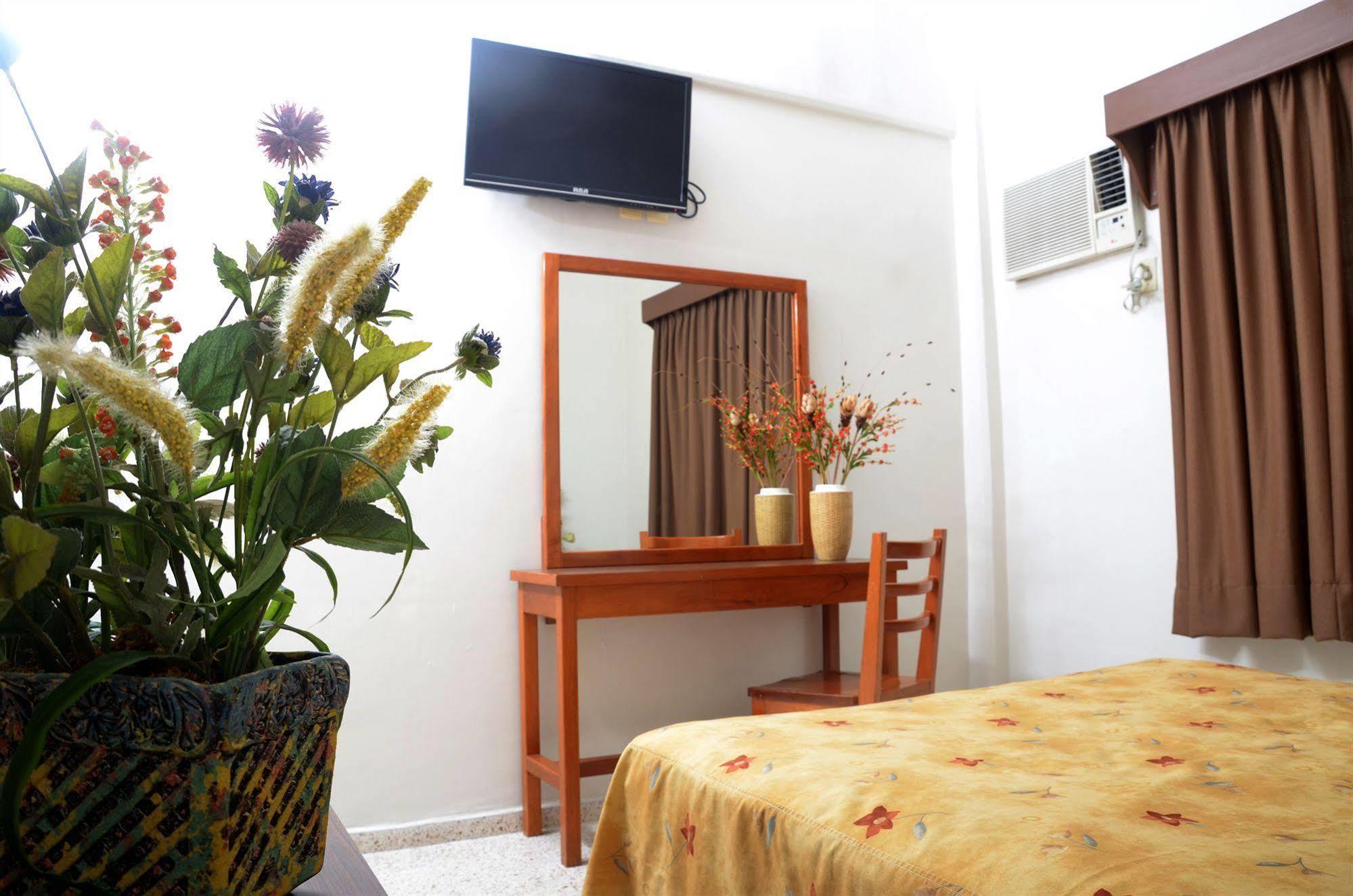 Hotel Delfines - A 2 Calles Del Acuario Veracruz Exterior foto