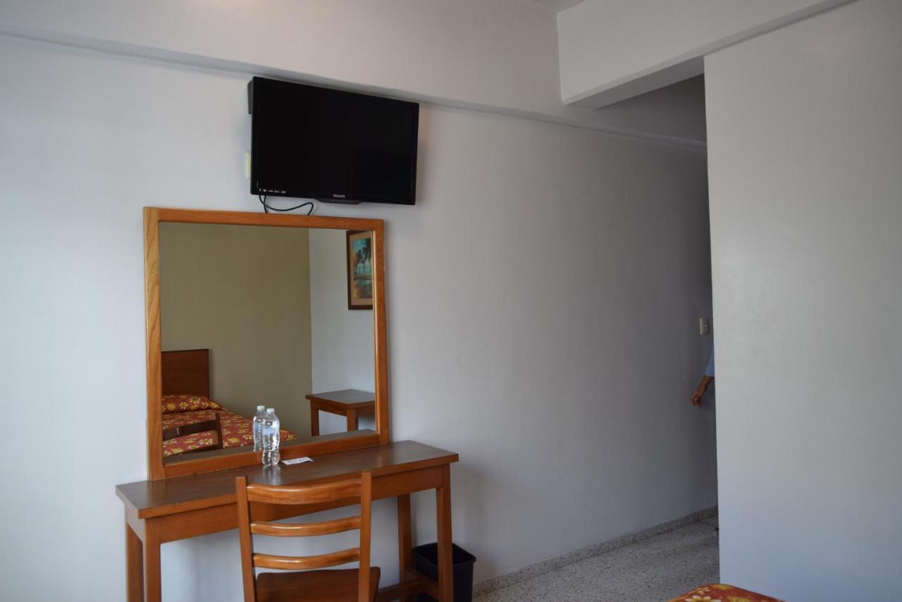 Hotel Delfines - A 2 Calles Del Acuario Veracruz Exterior foto